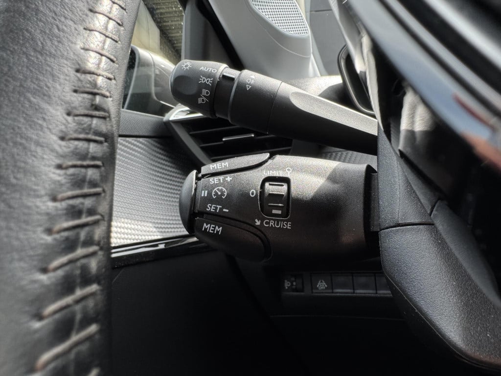Peugeot 208 1.2 puretech active pack connect | led koplampen | navigatie | 