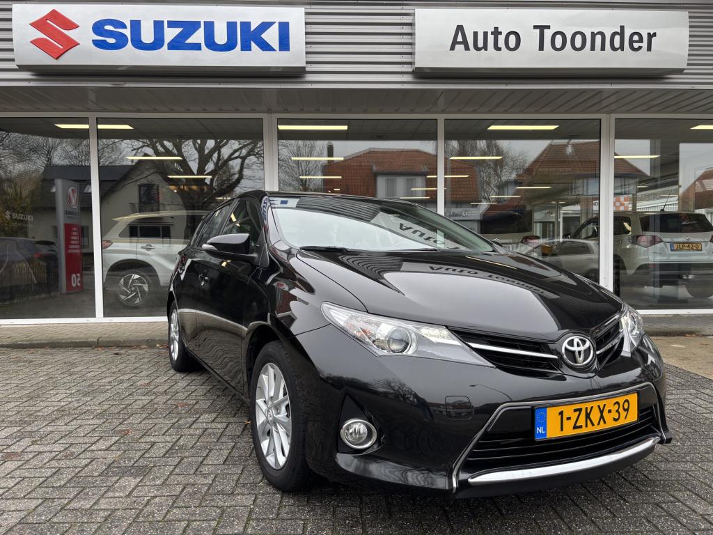 Toyota Auris 1.6 now top 5 editie/trekhaak/57.000 km!!
