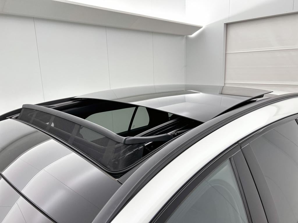 Mercedes-Benz E-Klasse estate 300 e amg plug-in hybride amg | night pakket 