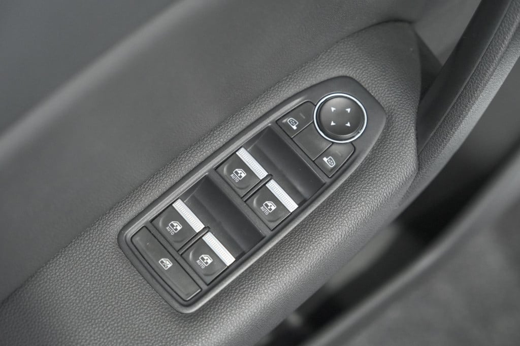 Renault Captur 1.6 e-tech plug-in hybrid 160 intens | trekhaak | camera | a