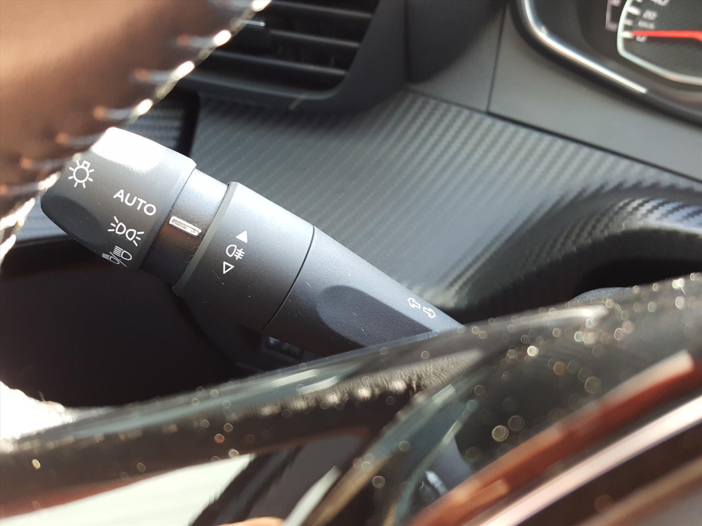 Peugeot 208 allure 1.2 pt-100pk navigatie | apple carplay & android auto | 