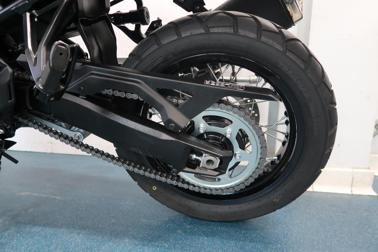 Suzuki V-Strom 800DE 2025 BTW motor