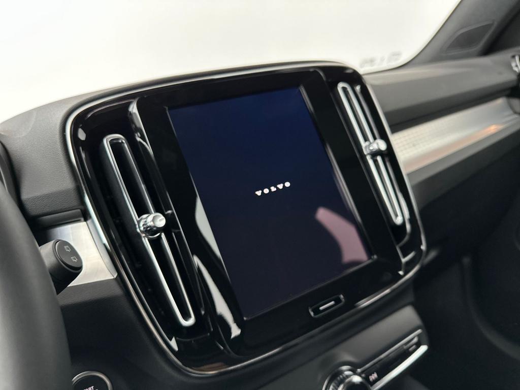 Volvo XC40 b4 plus black edition