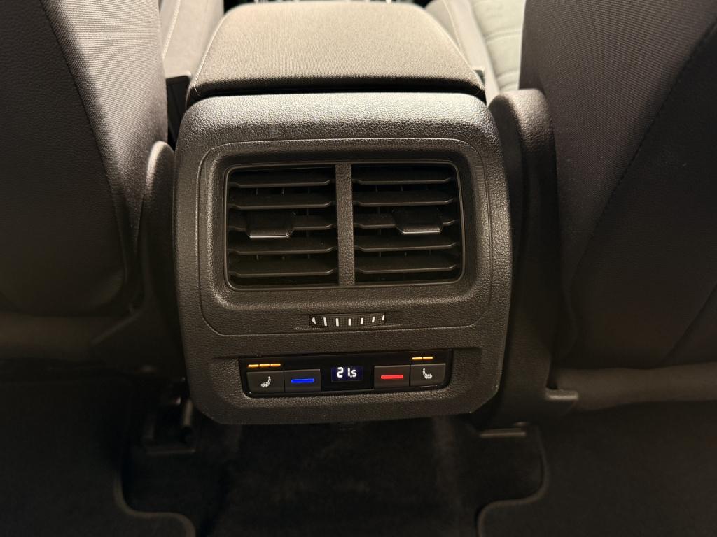 Volkswagen Touran 1.5 tsi highline business r 7p | acc | achteruitrijcamera