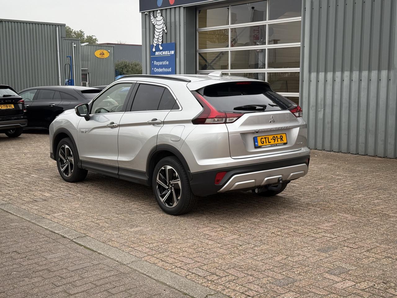 2024 Mitsubishi Eclipse Cross - 2.4 PHEV Intense+ 6475KM!