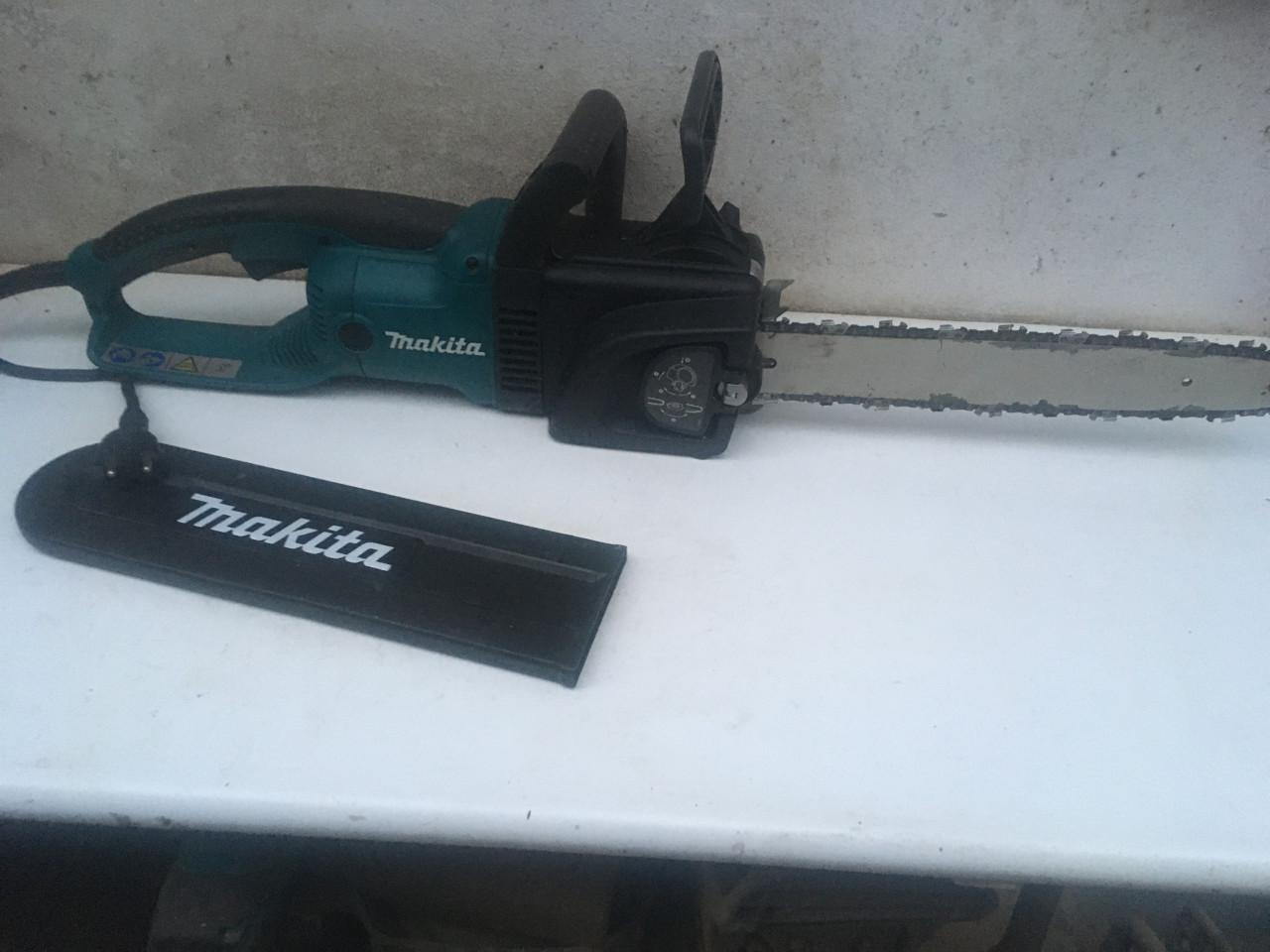Elektrische kettingzaag makita uc3530 a zaagblad 35 cm goede zaagket