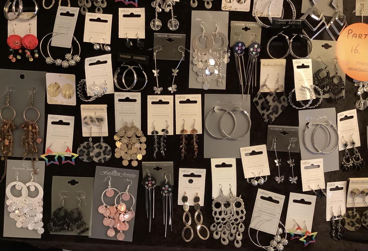 Partij prachtige oorbellen. (Partij 16)