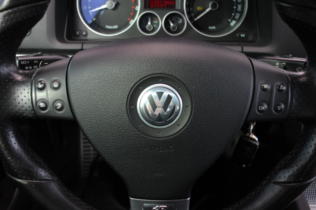 Volkswagen Golf 3.2 r32 | navi | xenon | dsg | 250pk | youngtimer