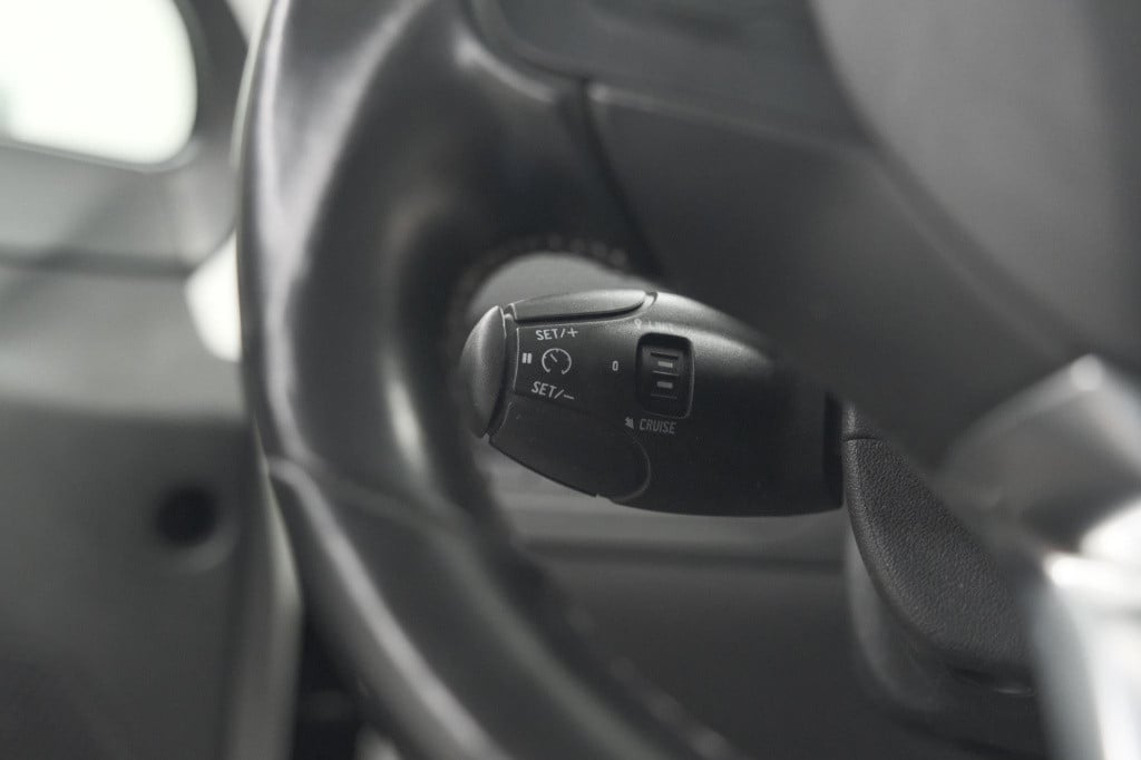 Peugeot 2008 puretech 130 allure | camera | apple carplay | parkeersensoren