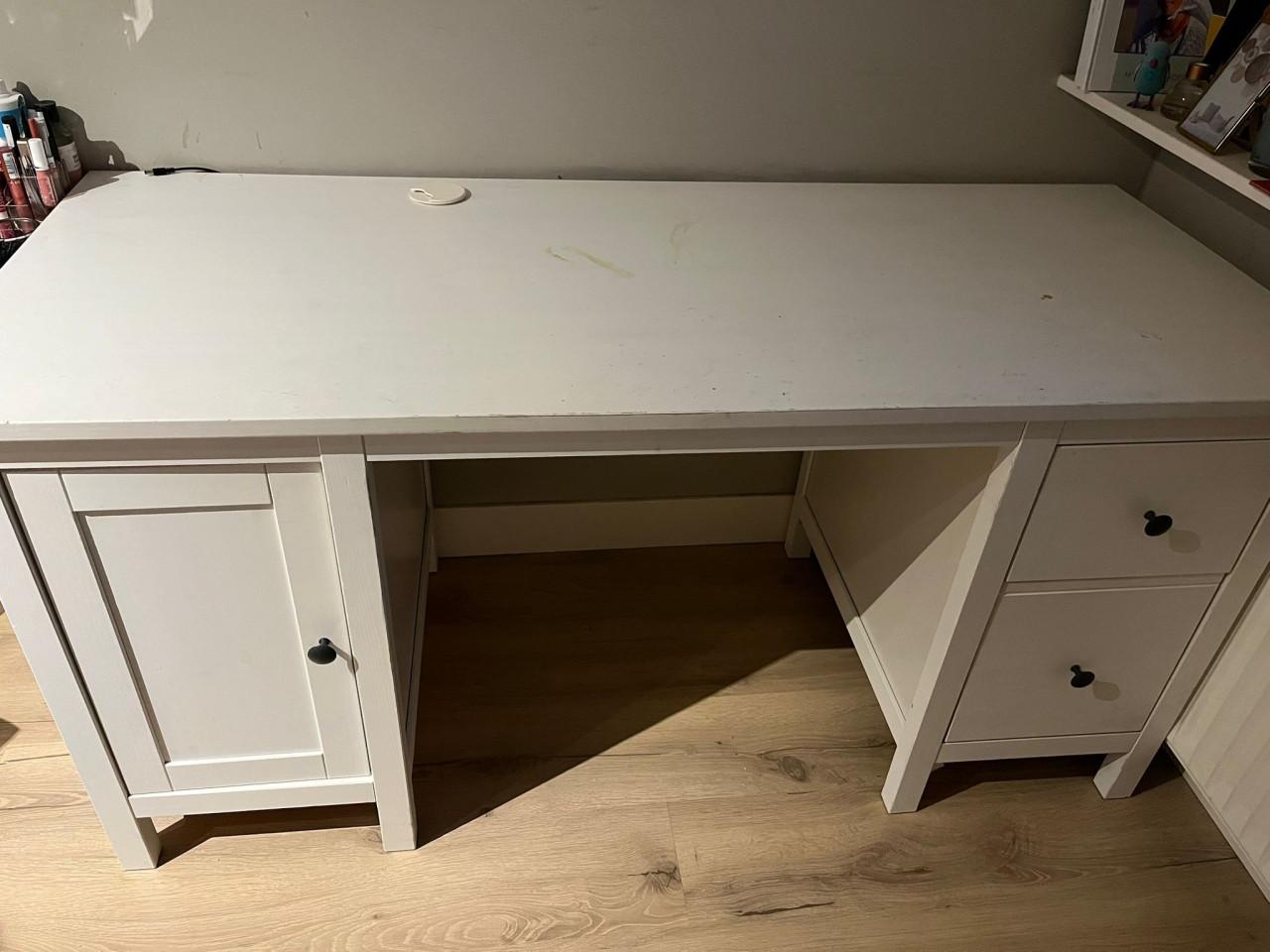 Bureau wit Ikea