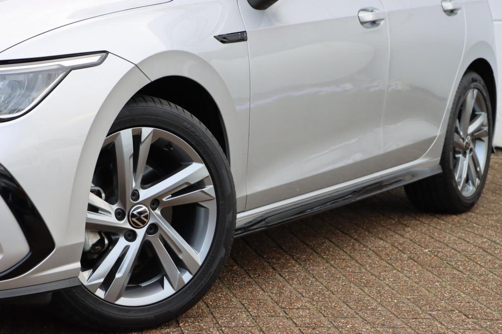 Volkswagen Golf 1.5 etsi r-line | 130pk | dsg7