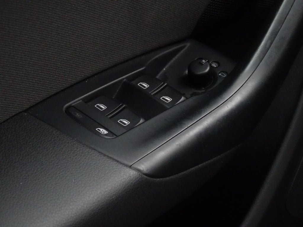 Audi Q3 2.0 tfsi quattro business edition automaat | navi | bluetooth