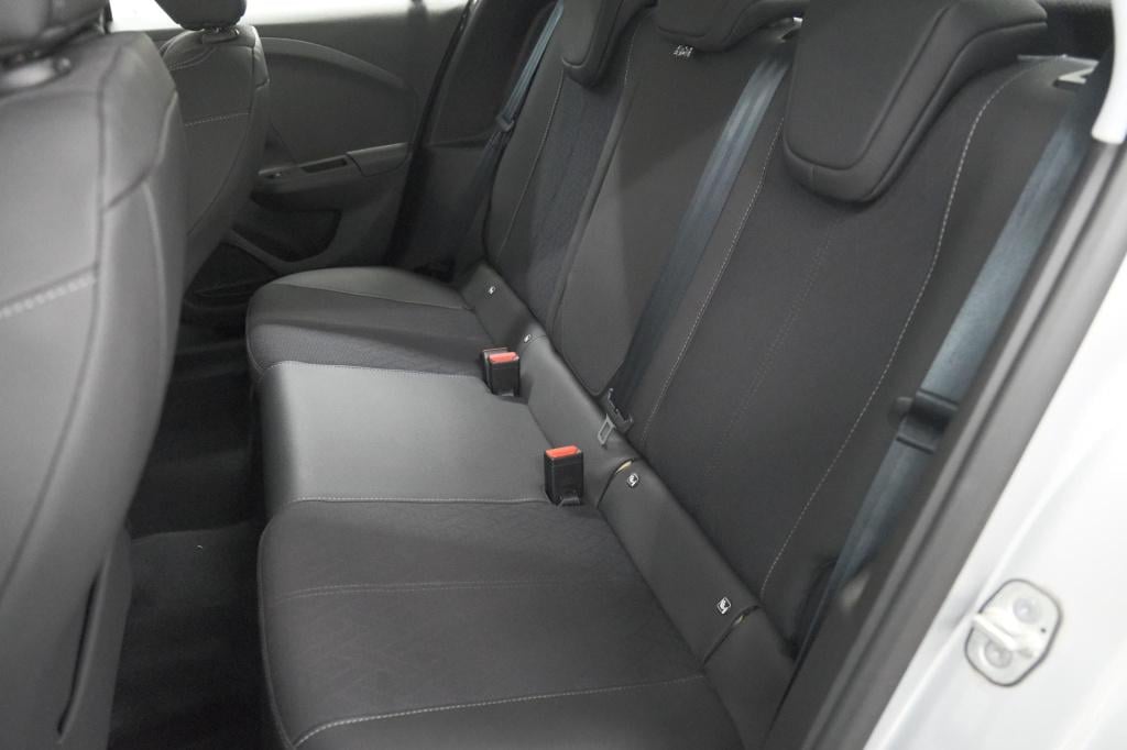Opel Corsa turbo 100 level 3 | stoelverwarming | navigatie | parkeersensore