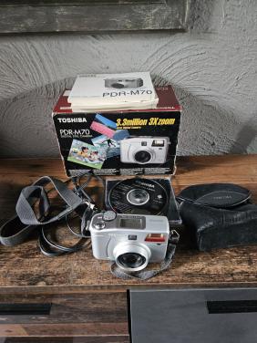 Zgan Toshiba PDR-M70 Digitale Camera met 3.3MP en 3x Zoom