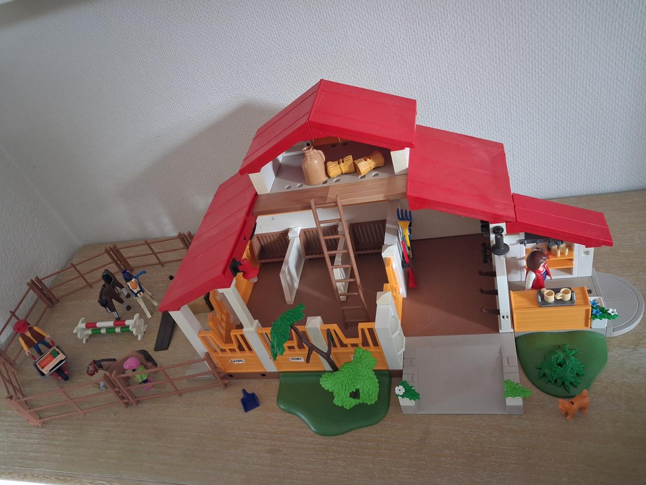 Playmobil manege met buitenbak setnr 4190