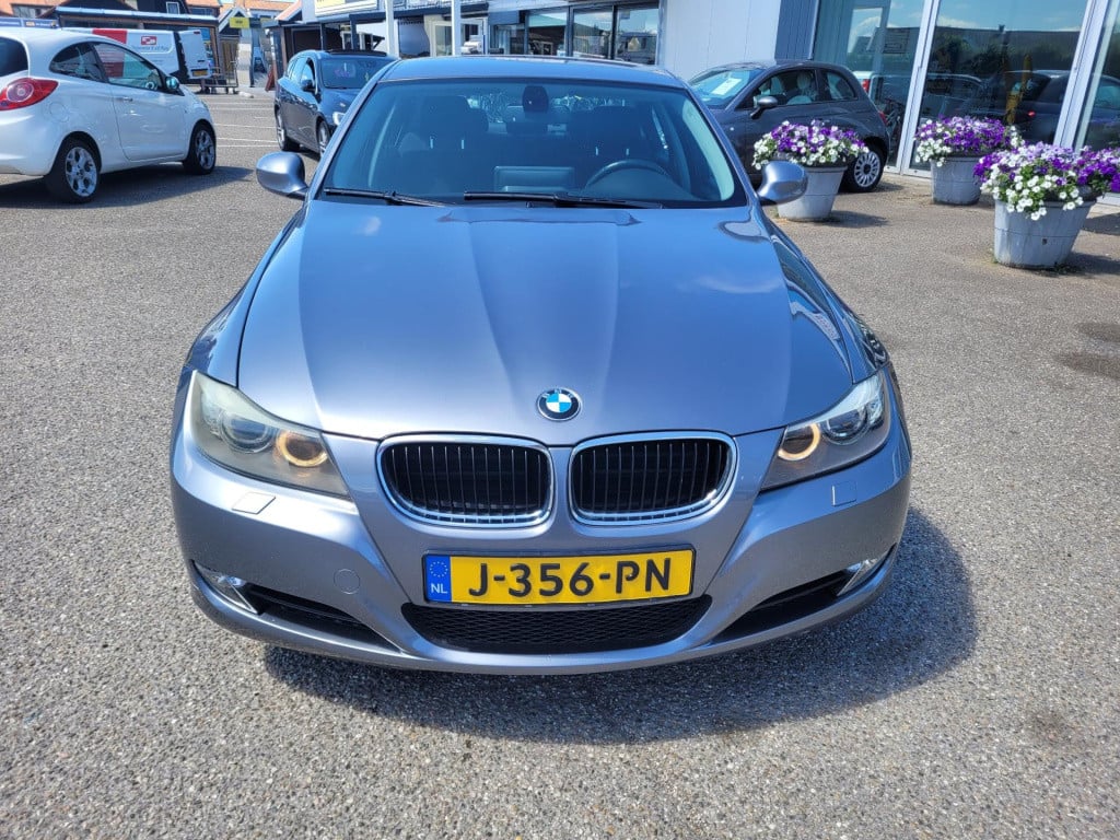BMW 3-serie 316i business line navi.