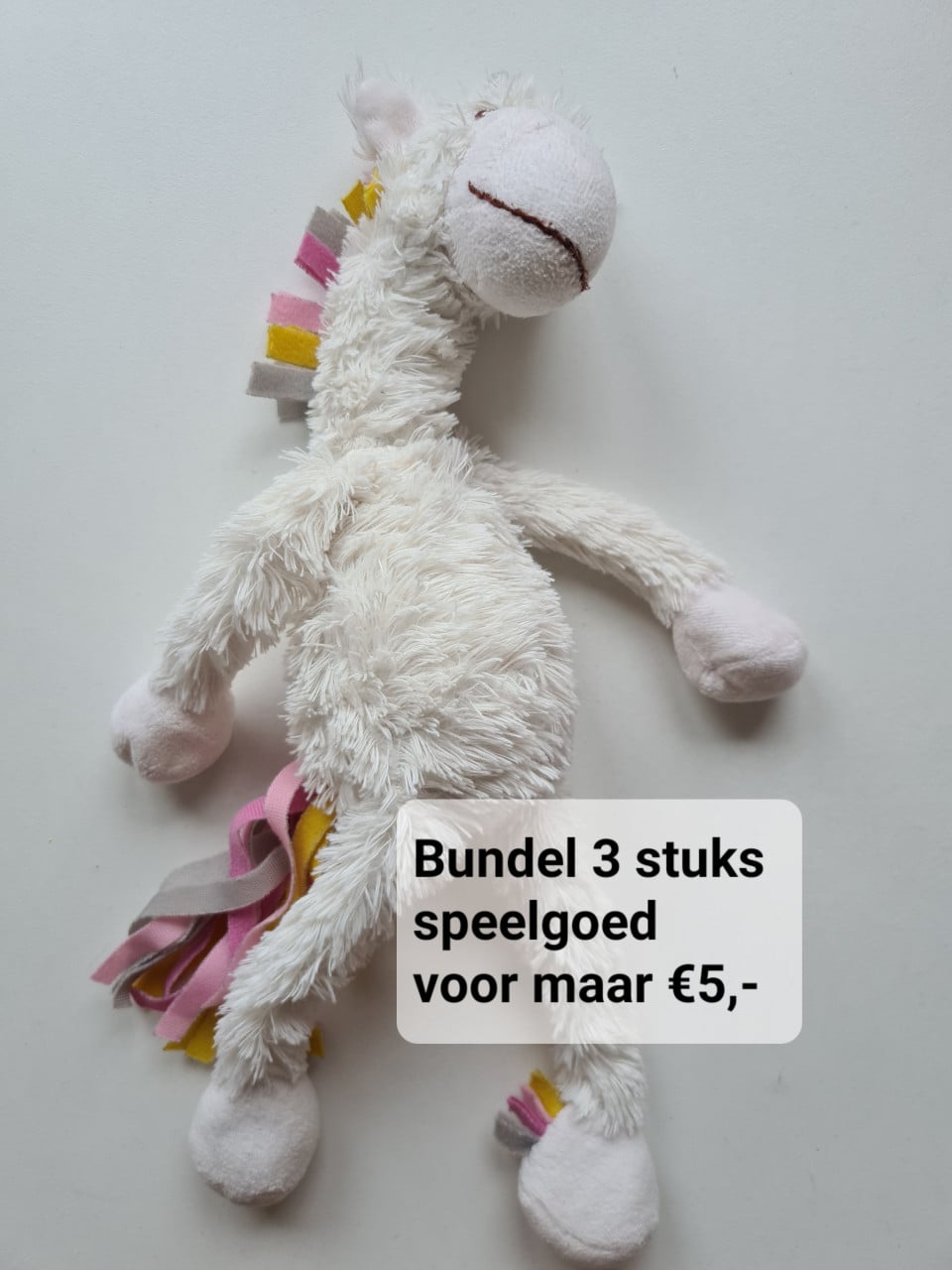 Witte zachte Eenhoorn Knuffel met gekleurd manen en staart