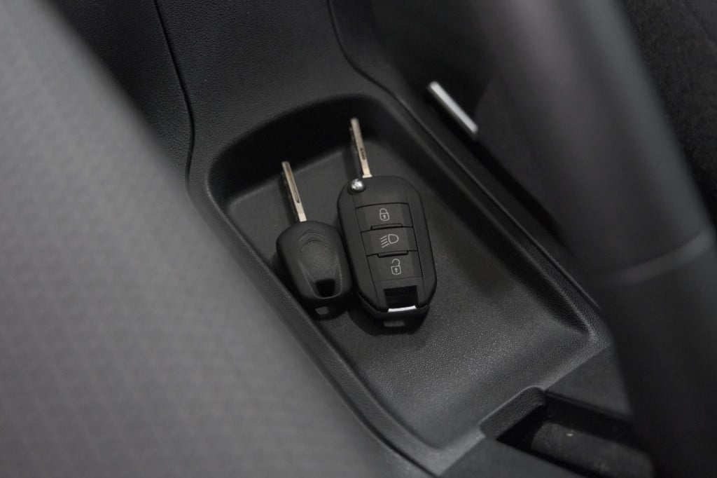 Citroen C3 puretech 82 c-series | climate control | navigatie | apple carpl