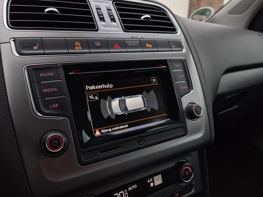 Volkswagen Polo 1.2 tsi lounge / 5- deurs / cruisecontrol / stoelverwarming