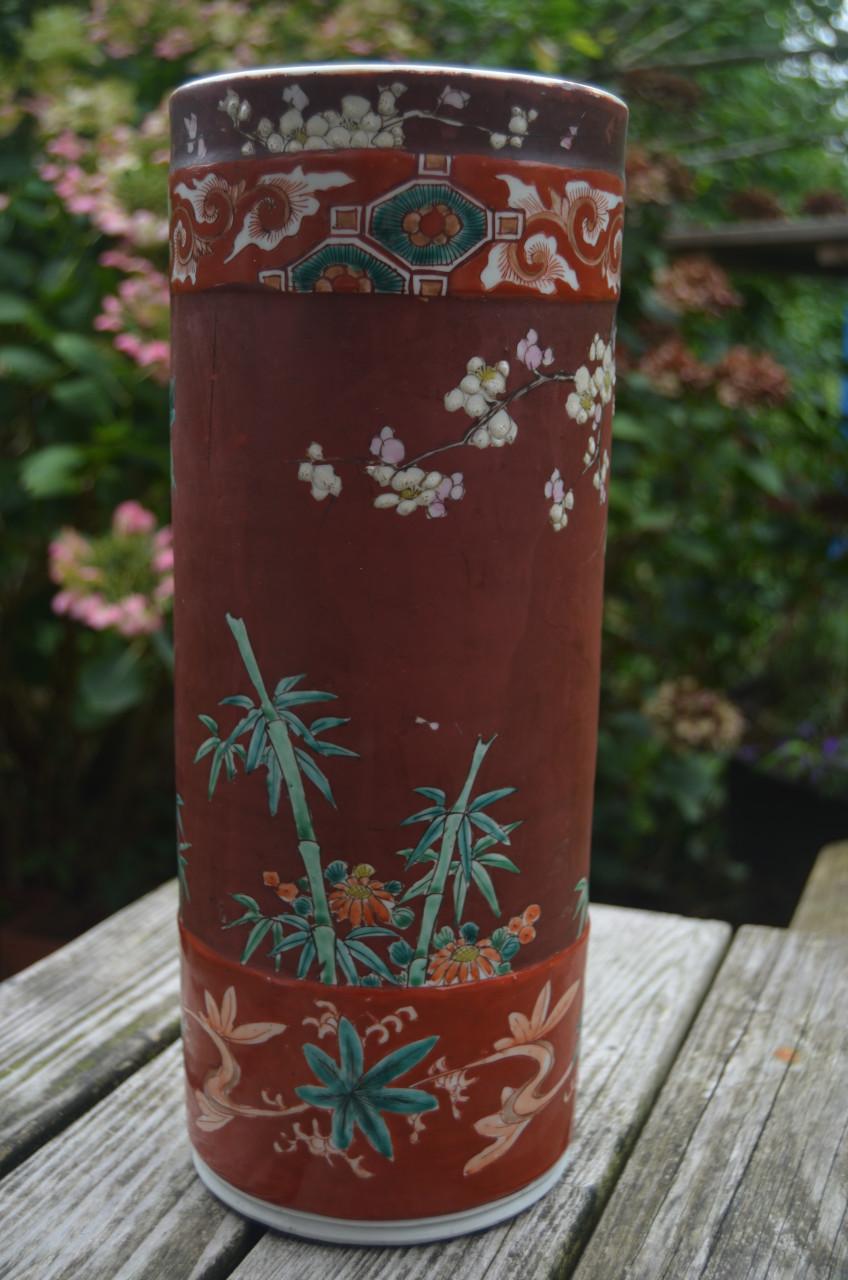 2 Japanse vazen, 1 goed, 1 niet zo........