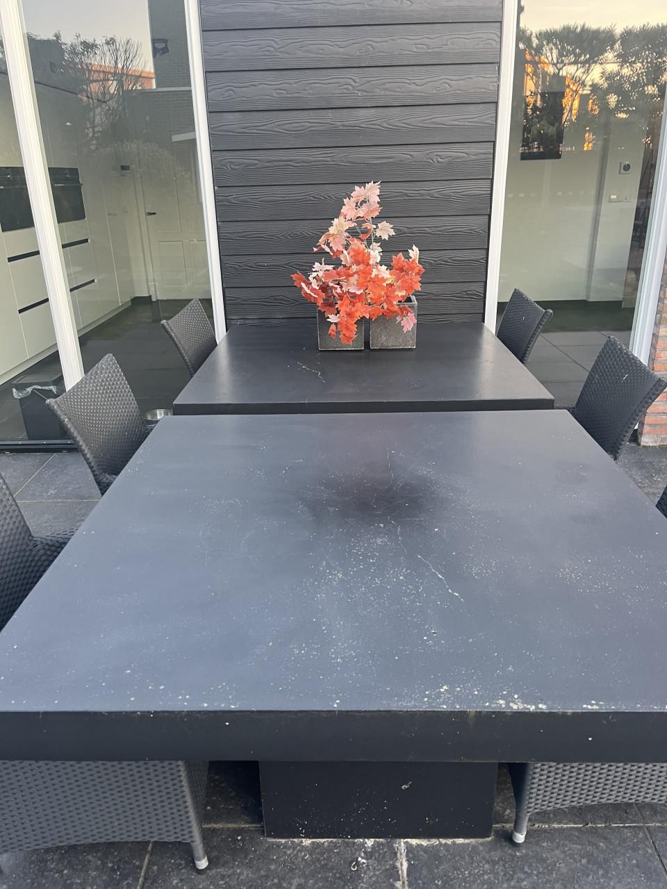 2x tuintafel zwart steen