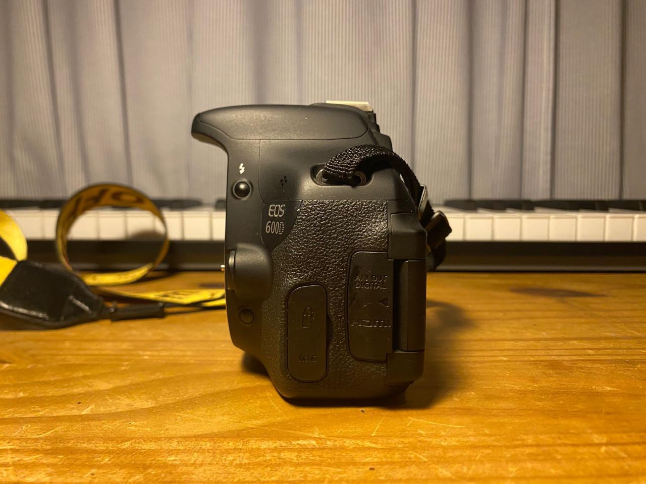 Canon EOS 600D set incl. 3 lenzen, tas en meer