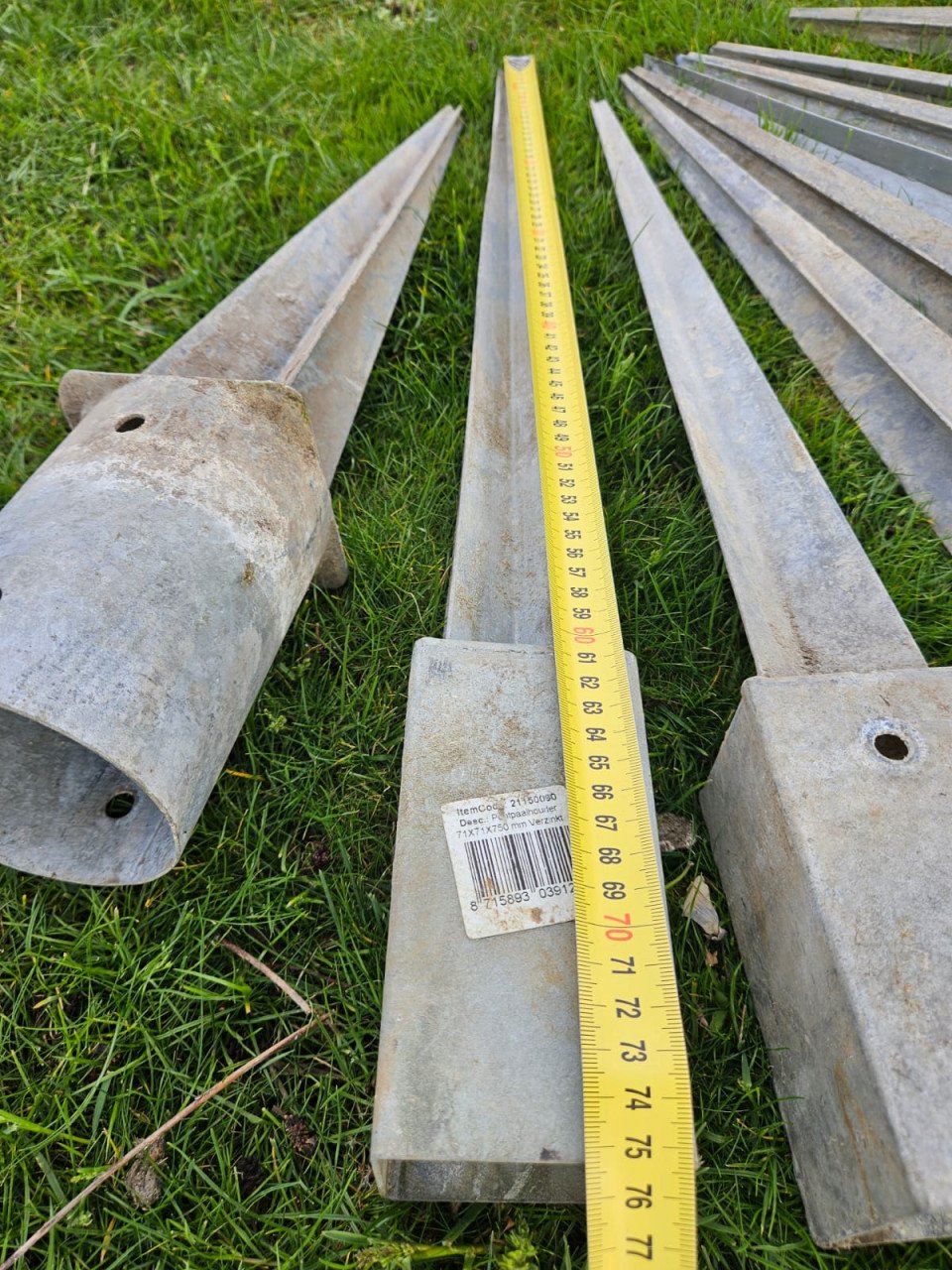 Paalhouder, Grondanker voor tuinscherm of schuttingpalen 9 stuks.