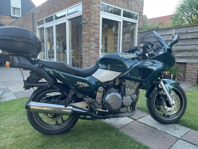 Motorfiets Triumph sprint 900