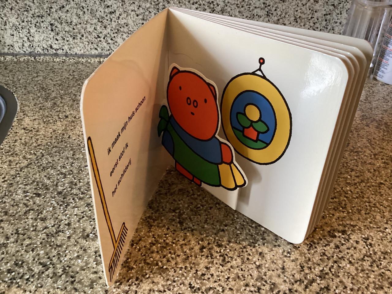 Dick Bruna. Ik ben Betje Big.  1992/1.   Sesamstraat. Kijk eens Bert.