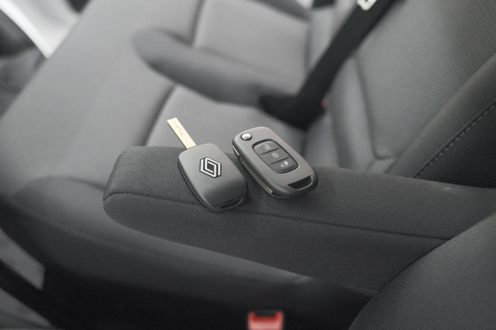 Renault Trafic 2.0 blue dci 130 t30 l2h1 advance | camera | apple carplay |