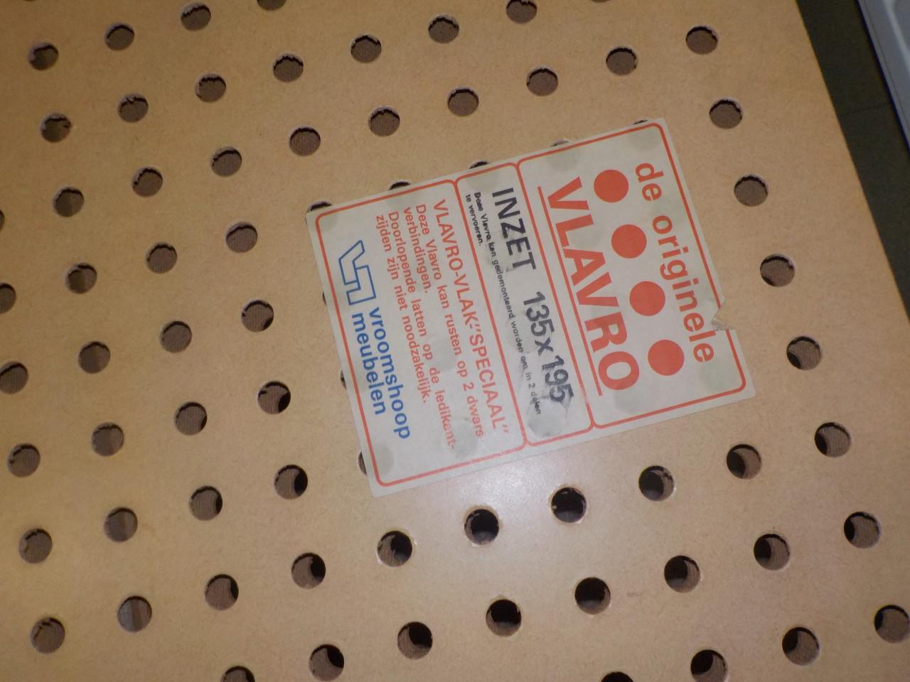 Bedbodem op stevige poten in zeer goede staat 135 x 195 cm