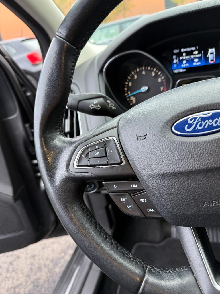 Ford Focus 1.0 - titanium edition