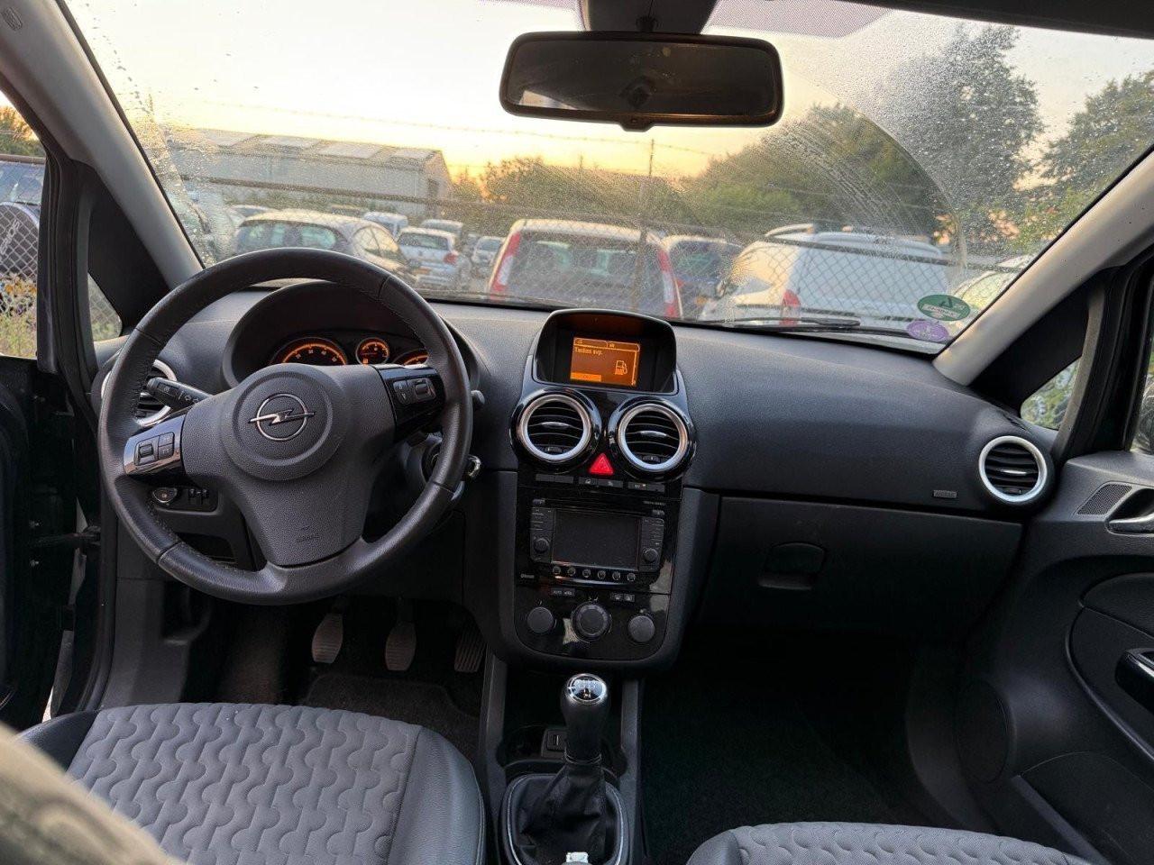 Opel Corsa 1.4-16V Cosmo 164.196KM