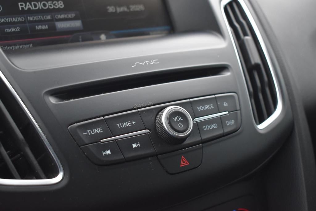 Ford Focus 1.0 trend | incl. nieuwe distrtibutieriem | trekhaak | airco | n