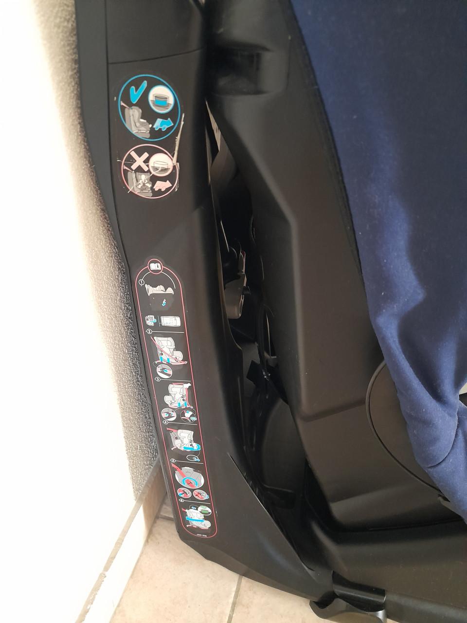 Maxi - cosi Axiss (draaibaar) ( in goede nette schone staat )