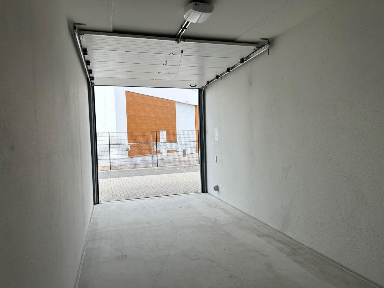 TE HUUR | XXL Garagebox Goes