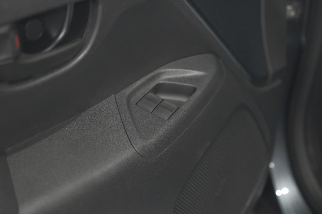 Peugeot 108 1.0 e-vti active | apple carplay | bluetooth | elektrische rame