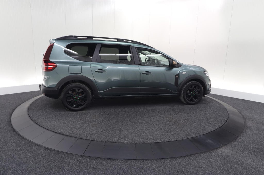 Dacia Jogger 1.6 hybrid 140 extreme | 5 zitplaatsen | trekhaak | camera | d