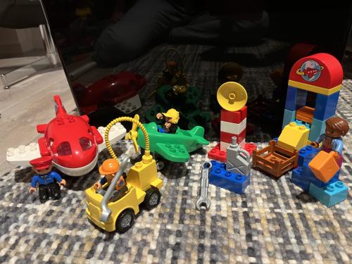 Duplo vliegveld 10590 & klein vliegtuig 10808