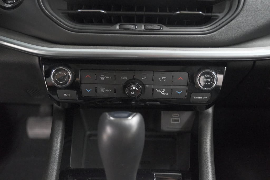 Jeep Compass 4xe 190 plug-in hybrid electric limited | elektrisch panoramad