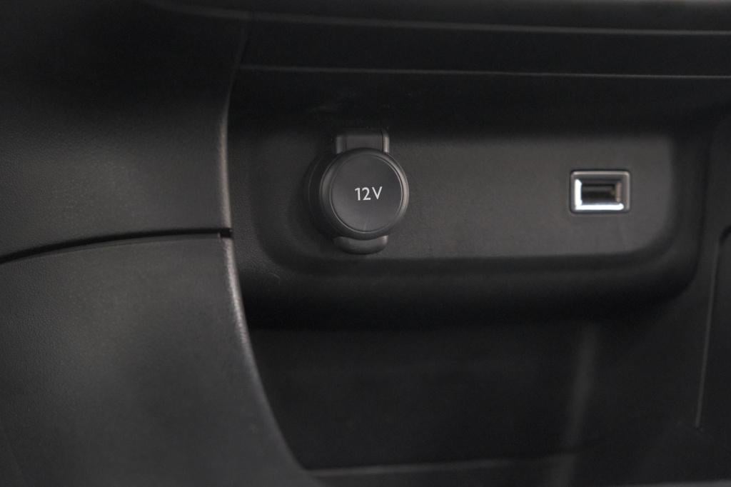 Citroen C3 puretech 110 max | keyless entry/start | camera | navigatie | pa