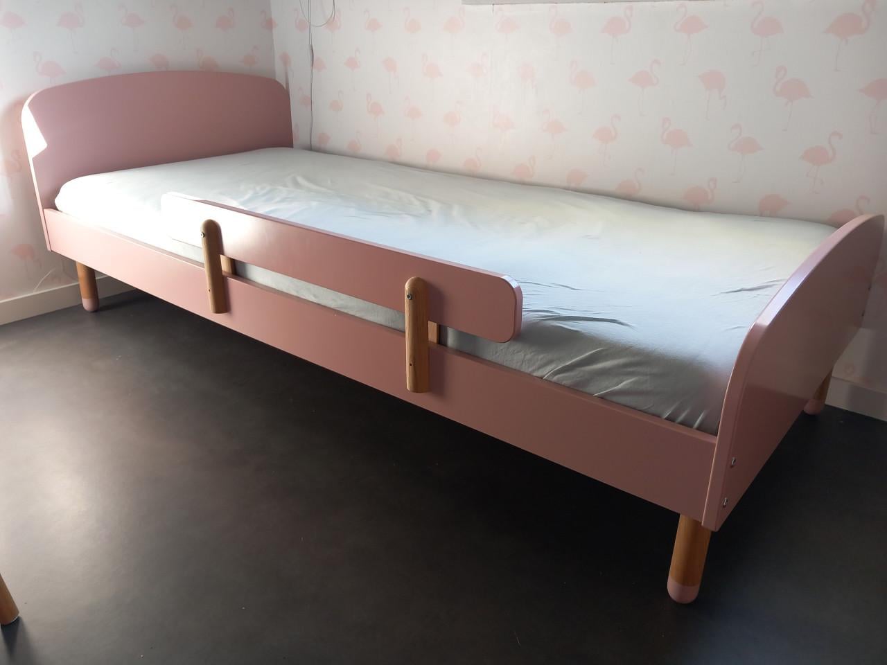 Superleuk meisjes bed Flexa dots