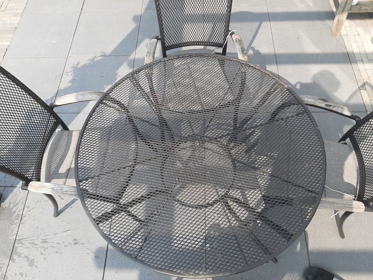 Metalen tuinset , tafel en 4 stoelen
