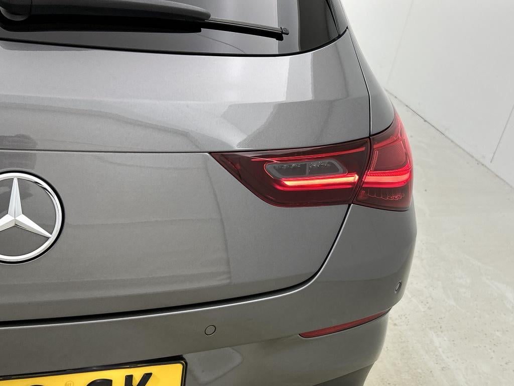 Mercedes-Benz Cla shooting brake 250 e star edition amg line | cruise contr