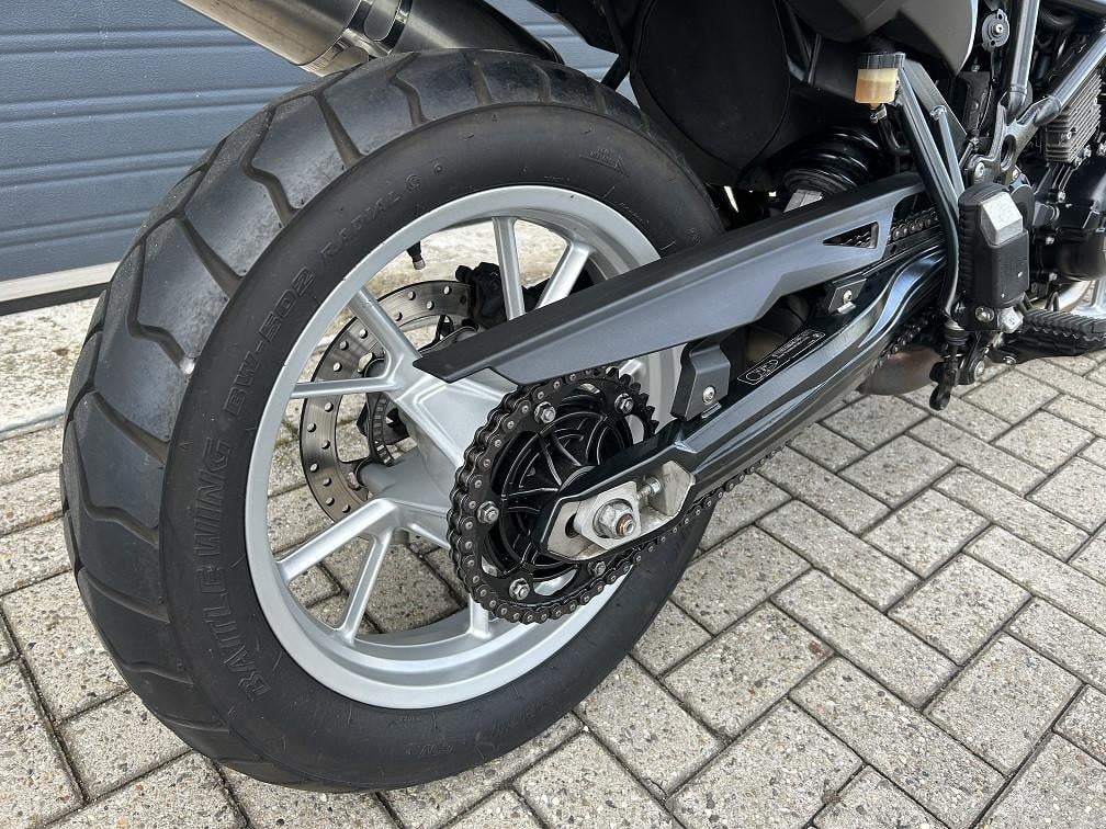 In nieuwstaat zijn de BMW F650GS uit 2008 met slechts 12809 km!! €4950,-