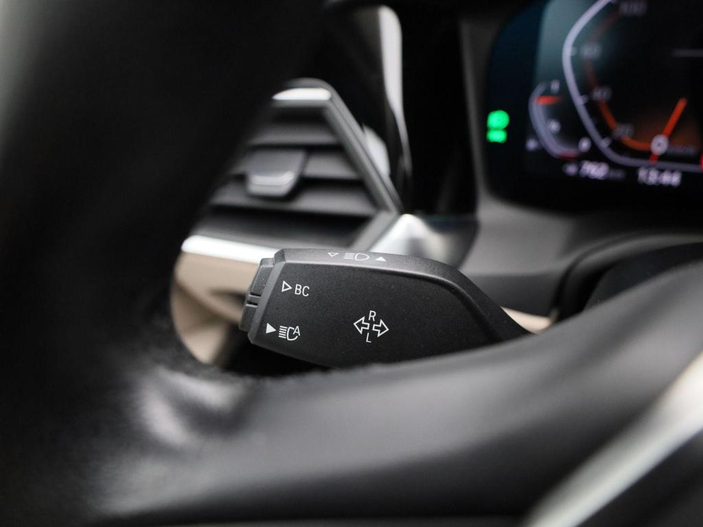 BMW 3-serie touring 318i sport line | automaat | apple carplay / android au