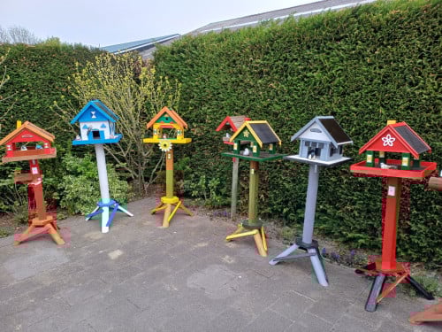 De Leukste Vogelhuisjes , Nestkastjes en voederplateaux zie foto's