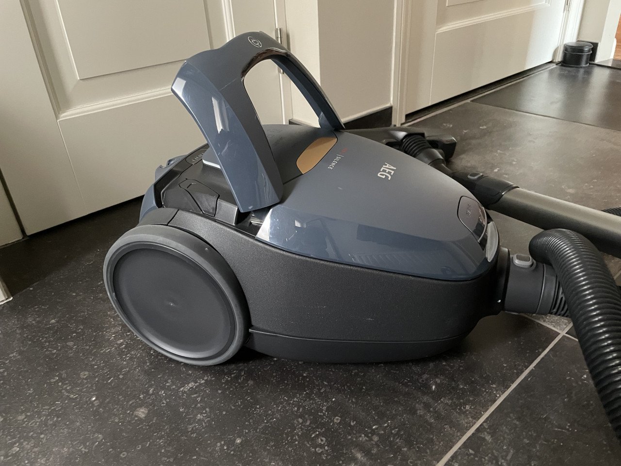 AEG Smart Silence VX82-1-ECO stofzuiger, superstil, zuinig
