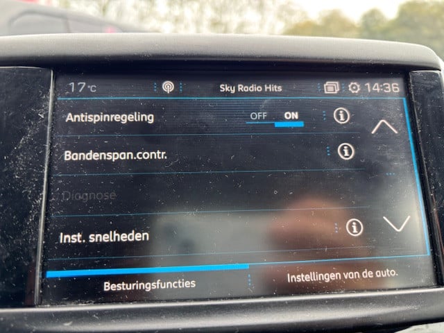 Peugeot 208 blue lion 1.2 pt-82pk 5d navigatie&bluetooth&apple carplay&andr