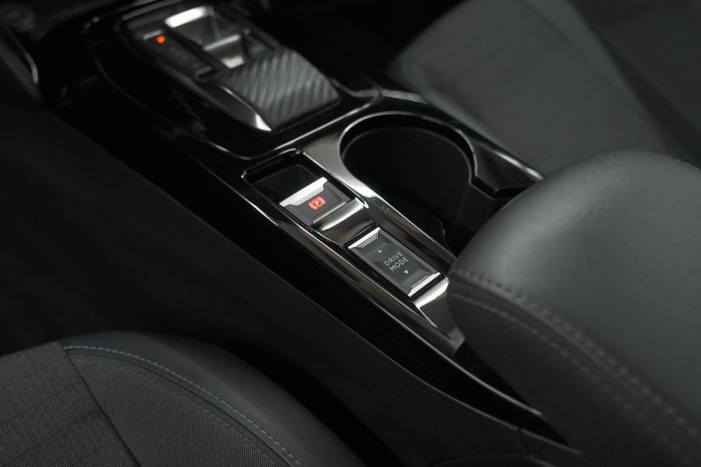 Peugeot 208 puretech 100 eat8 allure pack | keyless | camera | navigatie | 